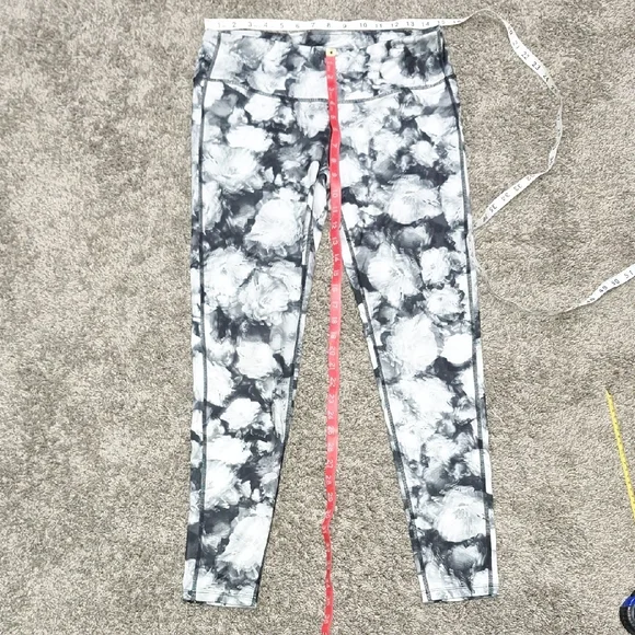 Athleta Black and White Floral Leggings - Picture 6 of 6
